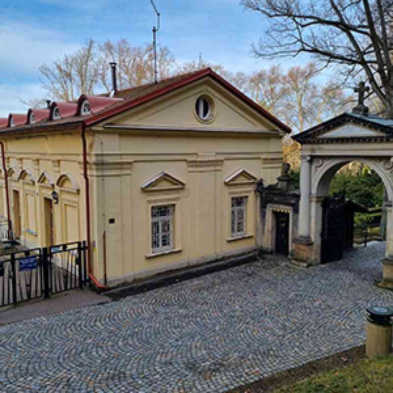 Od 1. srpna bude agenda Hřbitovní správy soustředěna do Drahovic. Nově na jednom místě a moderněji