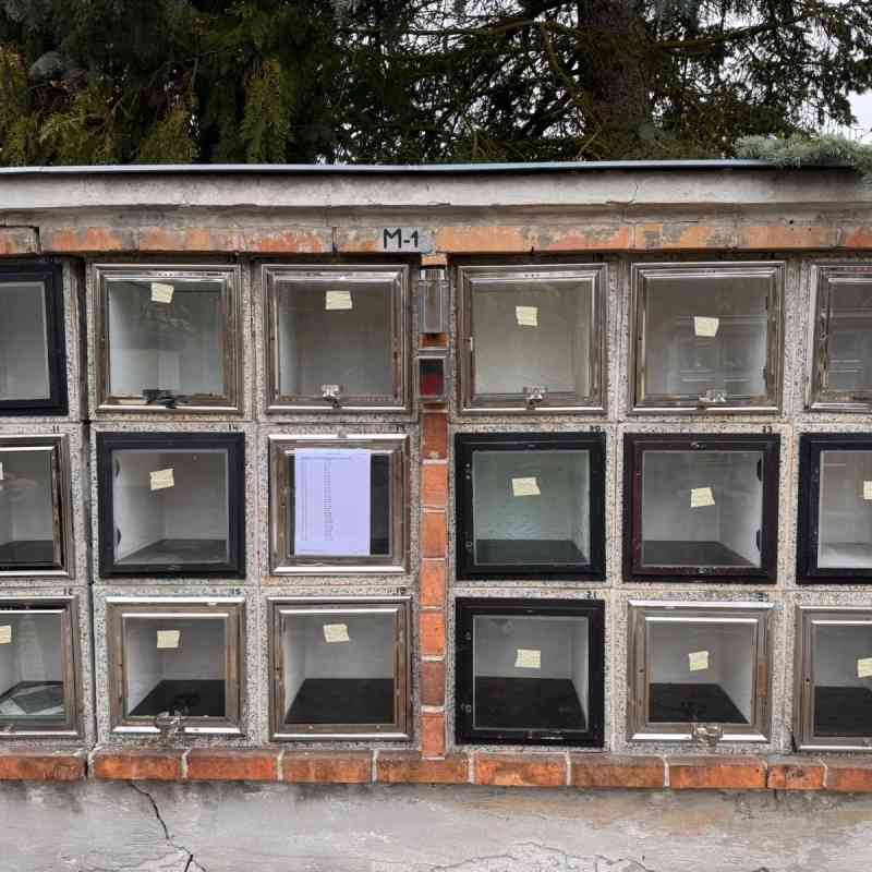 Informace k dočasně přiděleným náhradním místům pro bloky M1 a M2 na hřbitově Růžový vrch