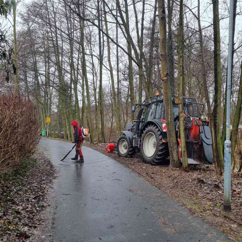 Cyklostezky ve městě jsou pravidelně udržovány díky finanční podpoře z Karlovarského kraje