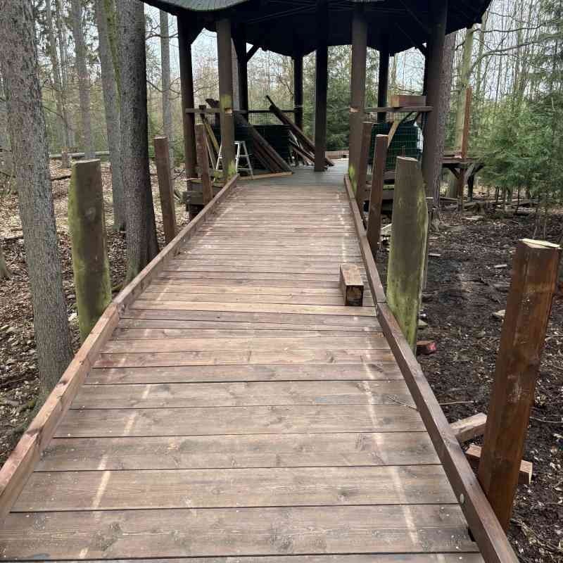 Obnova pozorovacích lávek na Svatém Linhartu díky finanční podpoře z Karlovarského kraje