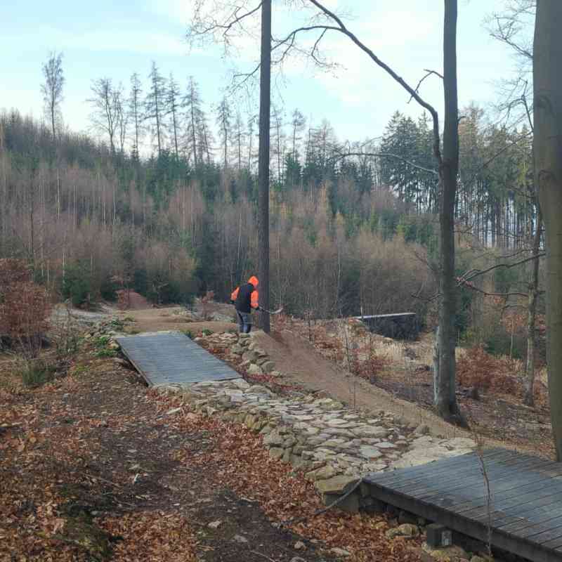 GOEtrail se po zimě chystá na novou sezonu. Na trase proběhla jarní údržba