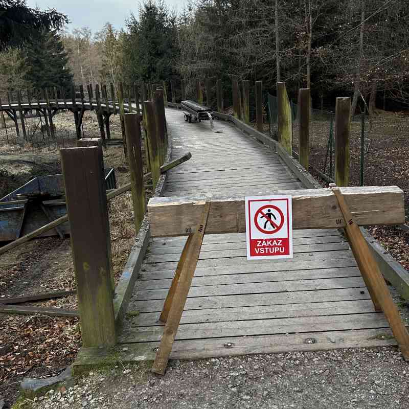 Uzavírka lávek u Daňků