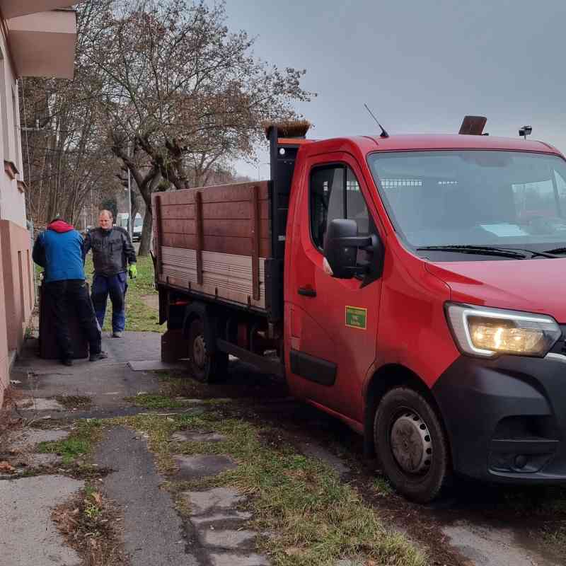 Odpadové taxi pokračuje i letos. Loni odvezlo 650 kubíků odpadu, první svoz zůstává zdarma